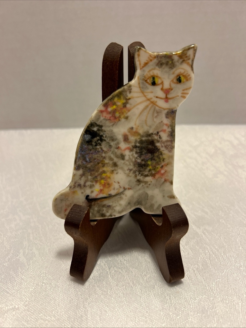 Vintage 1986 Ann Clark Signed Ceramic Cat Brooch Pin Floral Calico Art Pottery